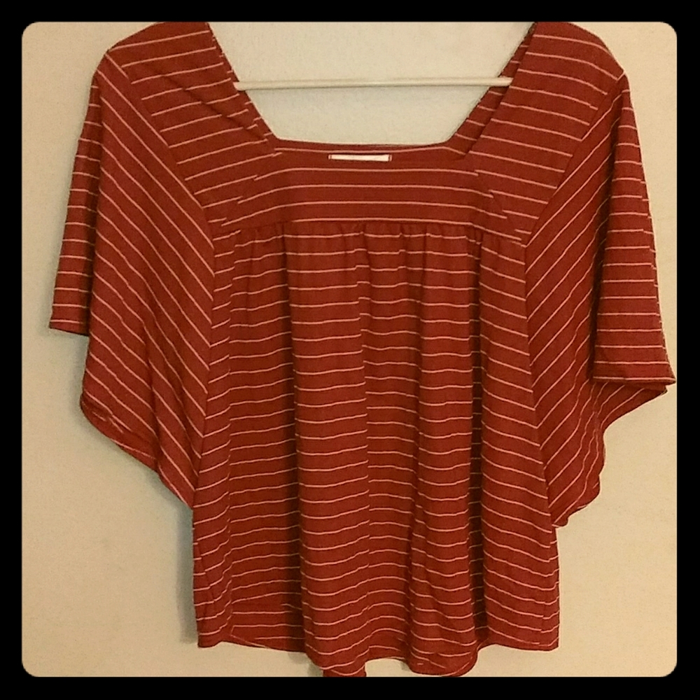 Square neck flowey blouse